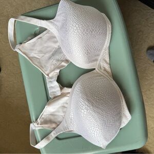 Warner's White Textured T-Shirt Bra